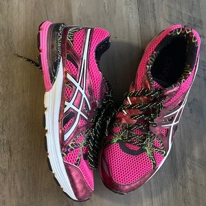 Asics Womens 7.5 Pink running shoes
